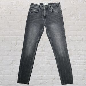 Zara Women's The 80's‎ Skinny Jeans Size 6 Highway Black Distressed Raw Hem NWT